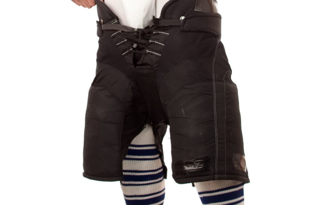 Good hockey pants are essential equipment to play ice hockey