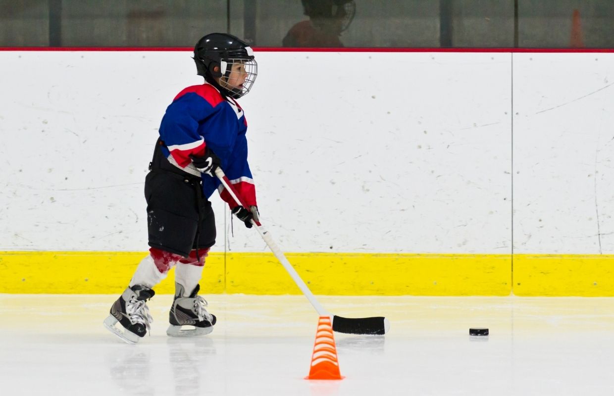 ice hockey stickhandling aid