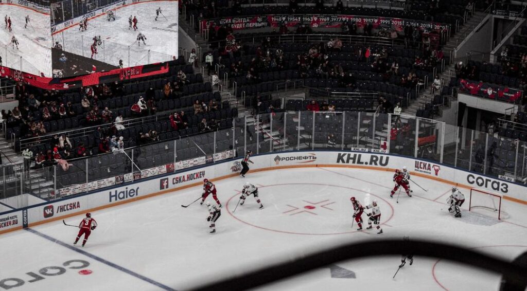 how cold is hockey arena